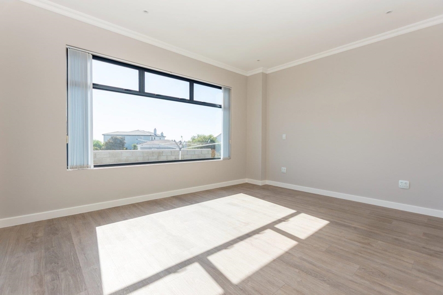 4 Bedroom Property for Sale in Myburgh Park Western Cape